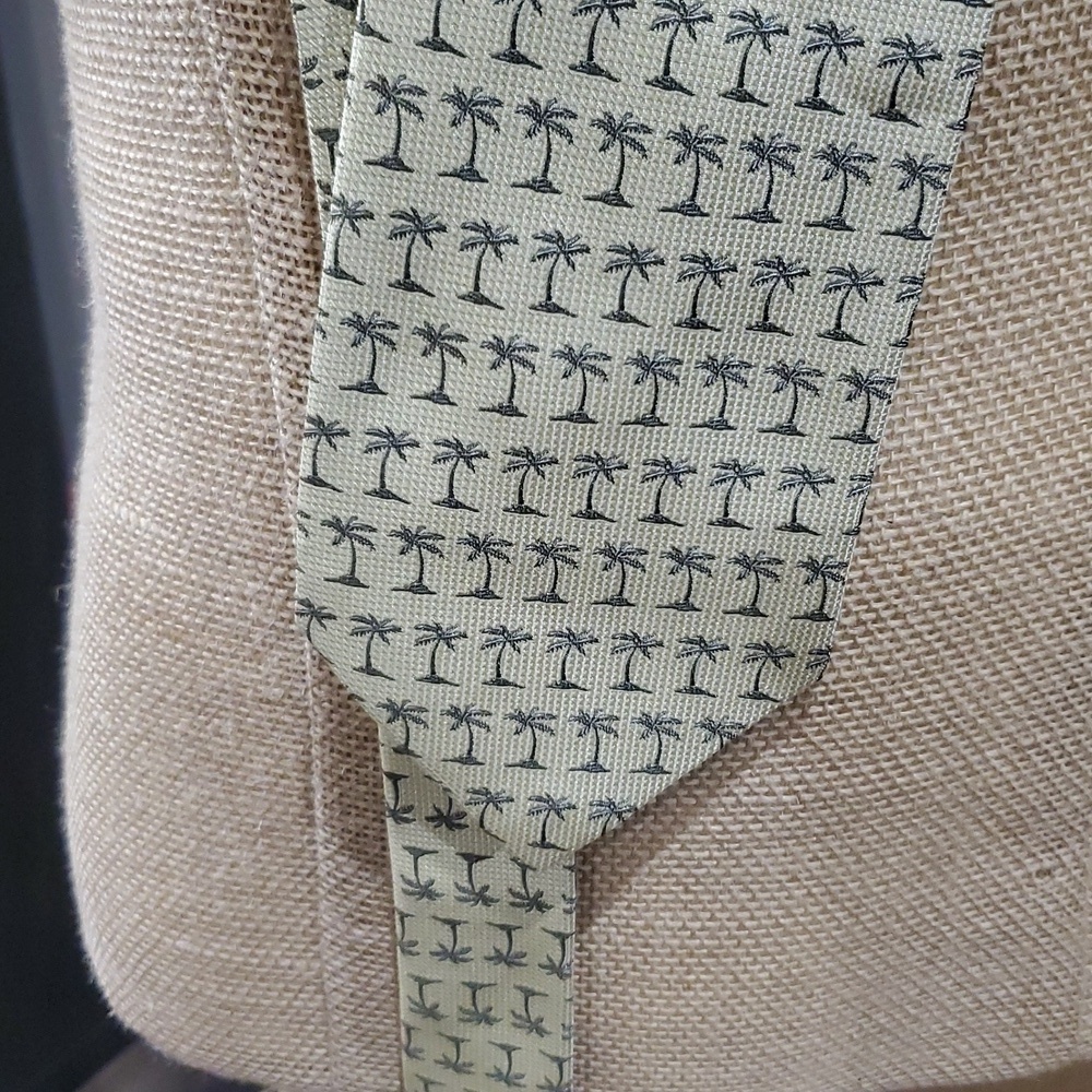 Tommy Bahama yellow silk palm tree tie